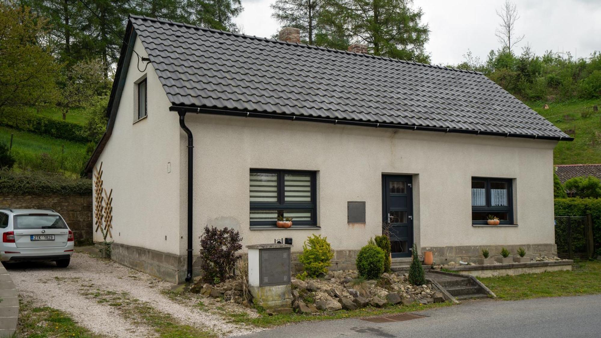 Chalupa Ema Nikol Rovensko pod Troskami Exteriör bild